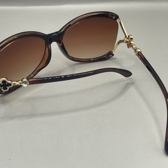 TWO New Women's Sunglass set - Picture 8 of 12